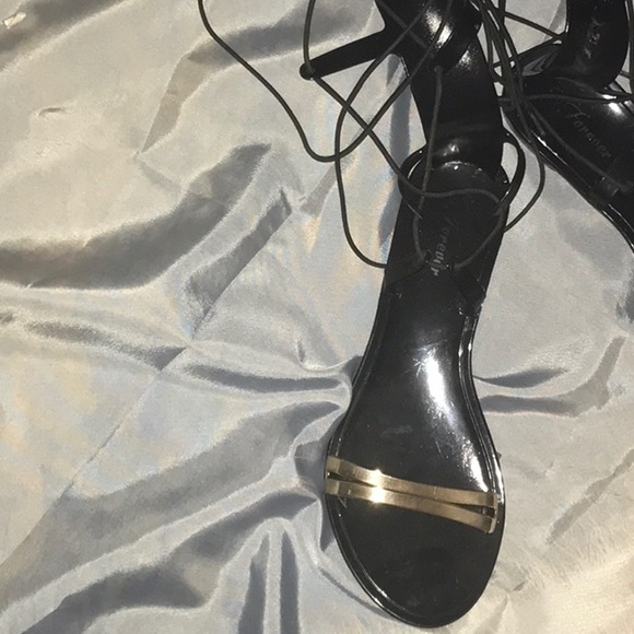 Calf tie ups - Picture 2 of 3